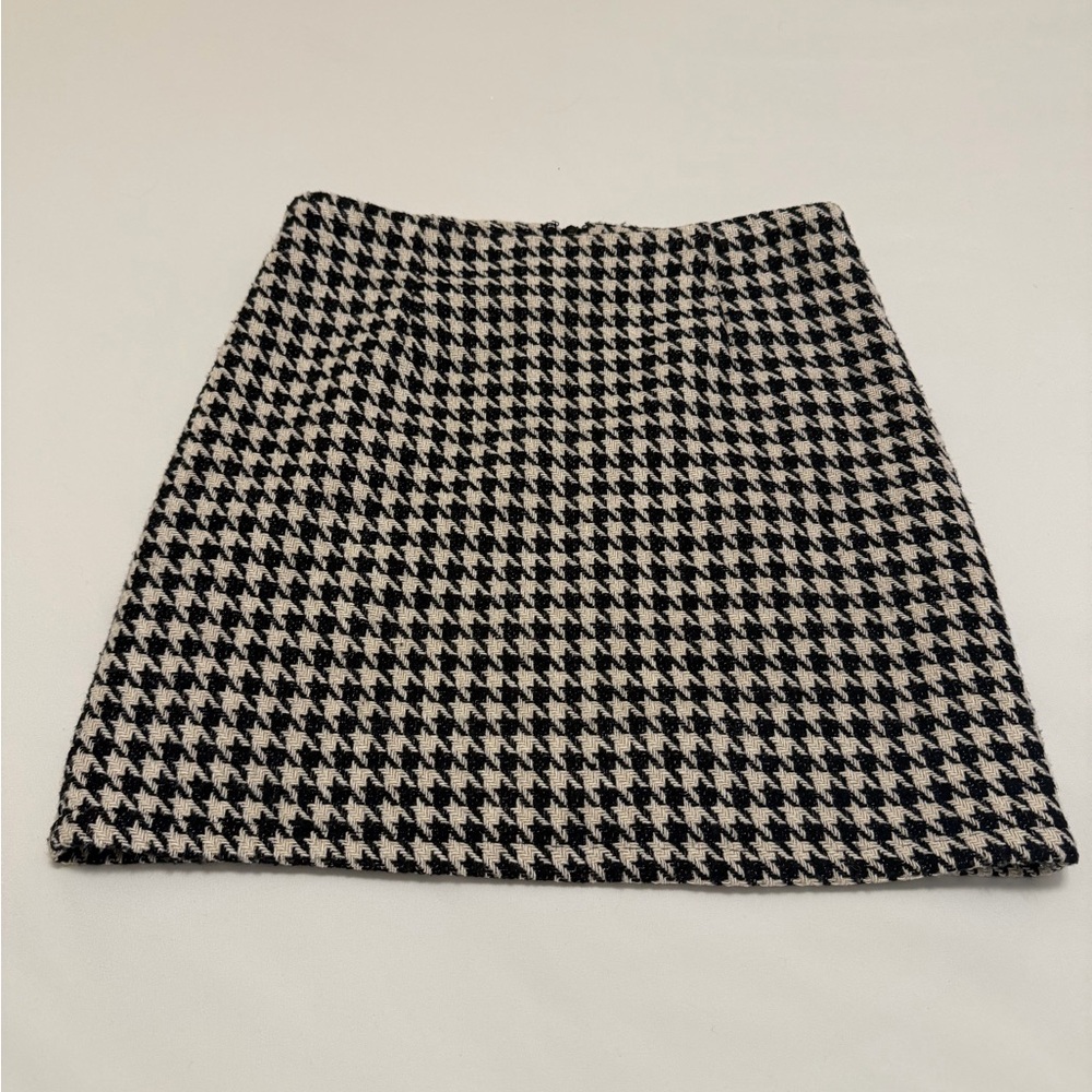 Classic Houndstooth Skirt - Black and White